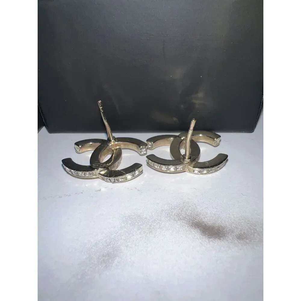 Chanel CC Logo Earrings with Crystals - Good Condition - Picture 4 of 4